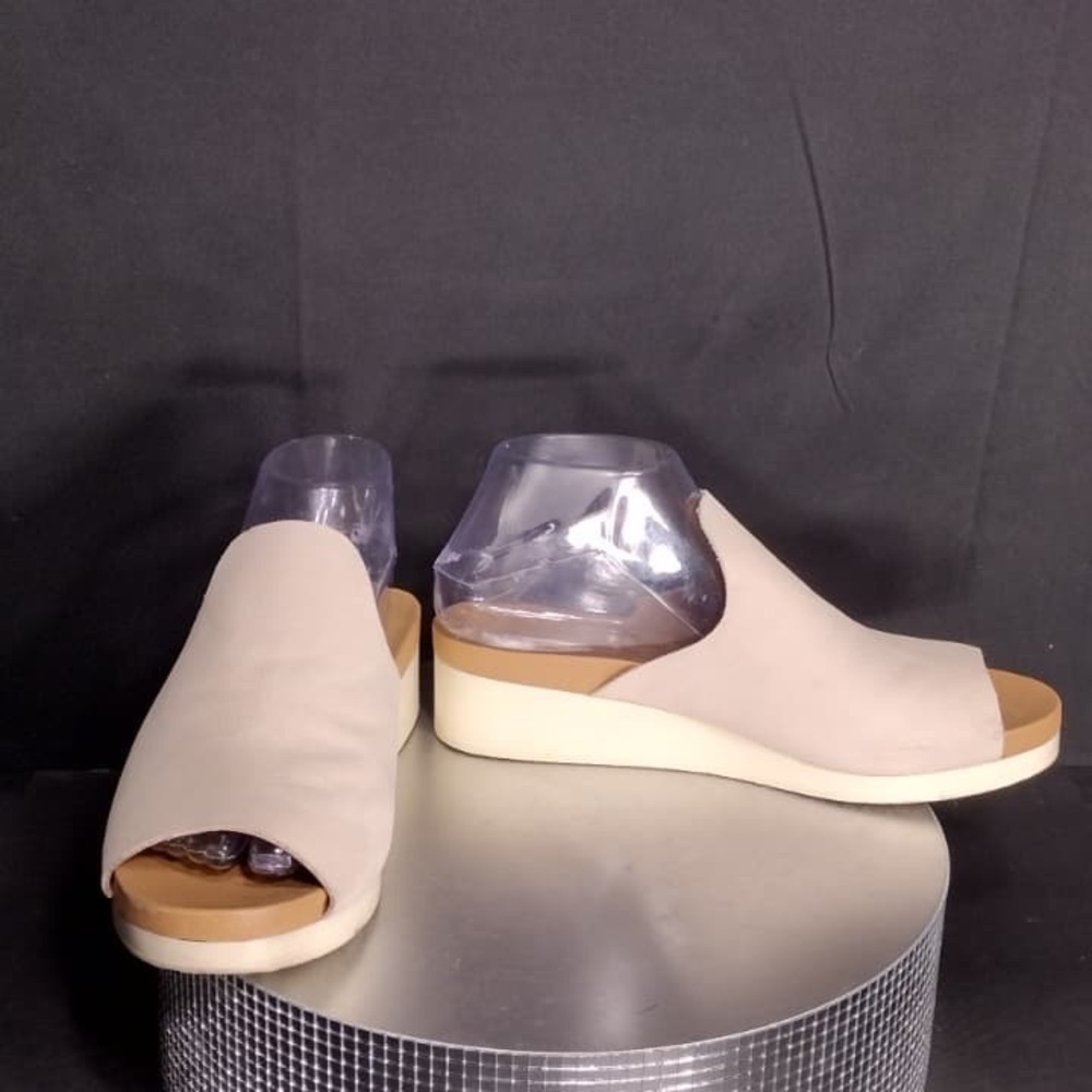 Lucky brand Elegant Cream Women's Slip-On Shoes size 8 pre owned Exellent - Picture 7 of 14